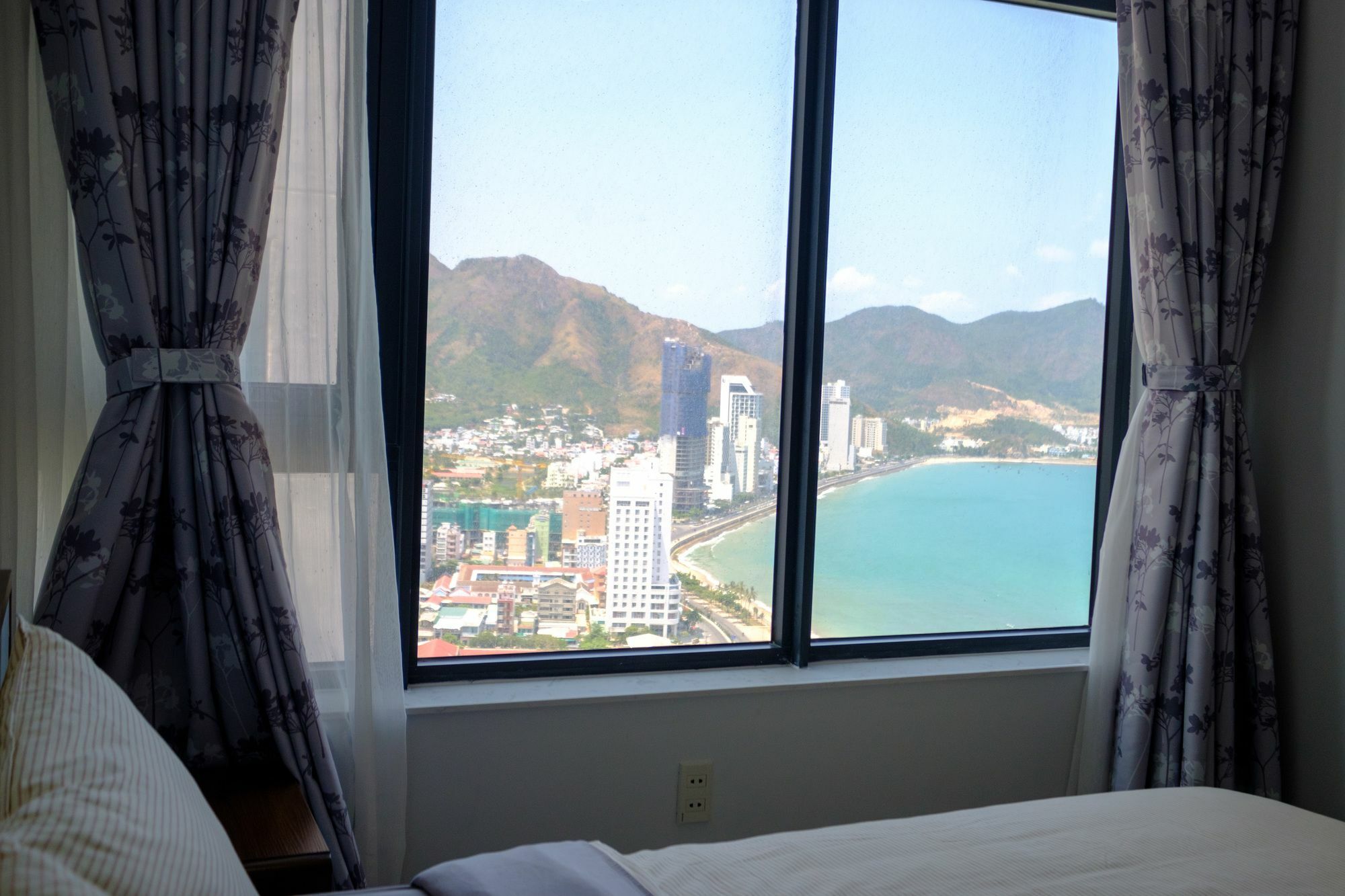Sunrise Hon Chong Ocean View Apartment Nha Trang Luaran gambar