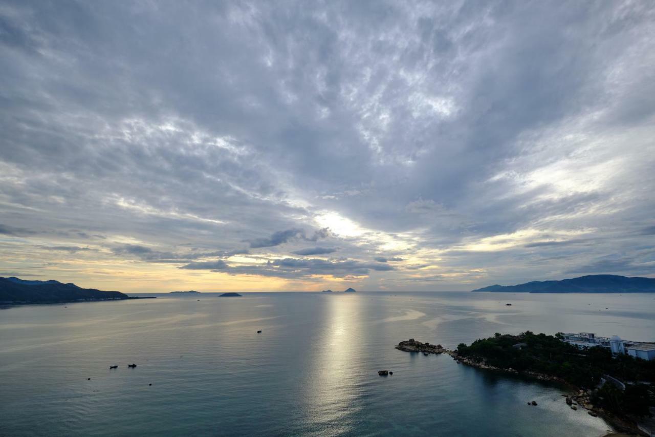 Sunrise Hon Chong Ocean View Apartment Nha Trang Luaran gambar